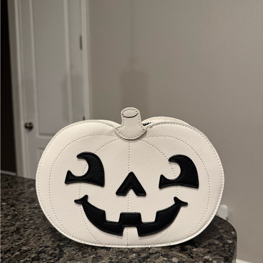 White and Black Pumpkin Bag